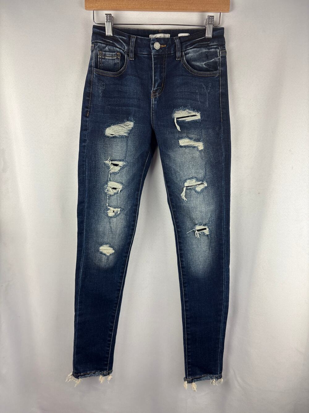 Women’s KanCan Signature Size 26 Dark Blue Skinny Jeans
